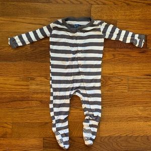 Kickee pants footed sleeper 3-6m Gray and white